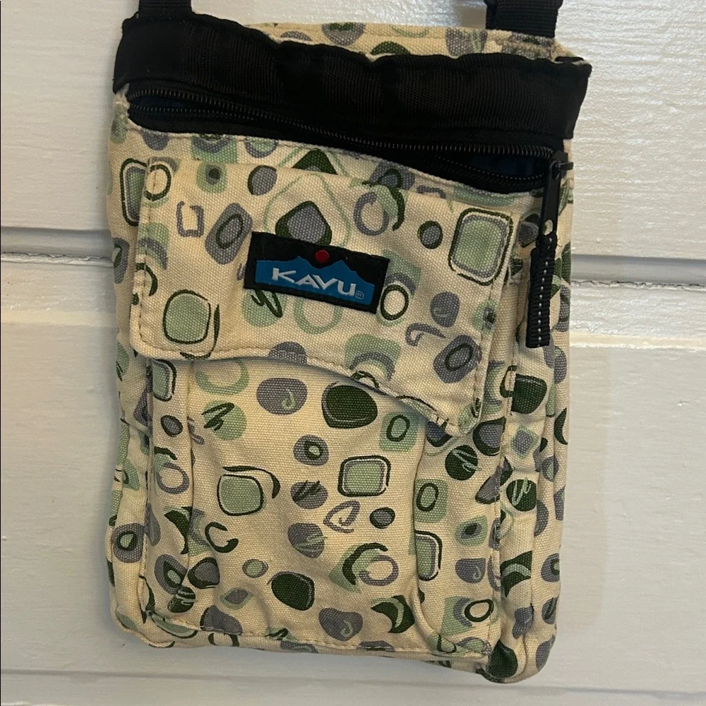 Vintage KAVU Women’s Cross Body Bag - Cream and Green Pattern - Picture 1 of 2
